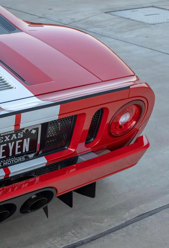 FORD GT